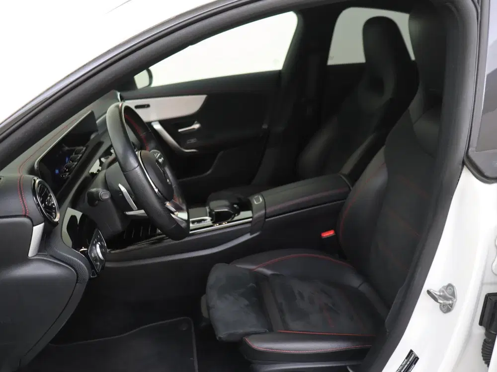 Mercedes-Benz CLA 180 Business Solution AMG uit 2019, foto 11