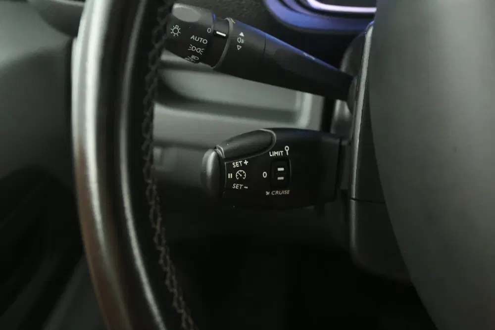 Peugeot Expert 75 kWh L2H1 uit 2022, foto 17
