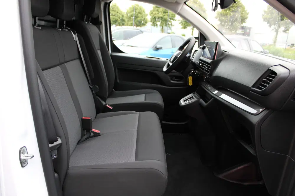 Toyota Proace Challenger Extra Range 75 kWh uit 2024, foto 8