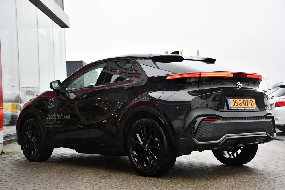 Toyota C-HR 2.0 Plug-in Hybrid 220 Black Edition Autom uit 2026, foto 9
