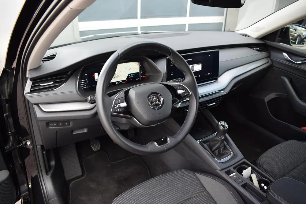 Skoda Octavia 1.0 TSI Business Edition uit 2024, foto 4
