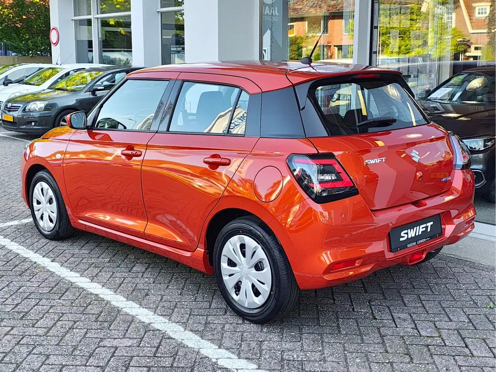 Suzuki Swift 1.2 COMFORT SMART HYBRID Direct Leverbaar uit 2026, foto 3