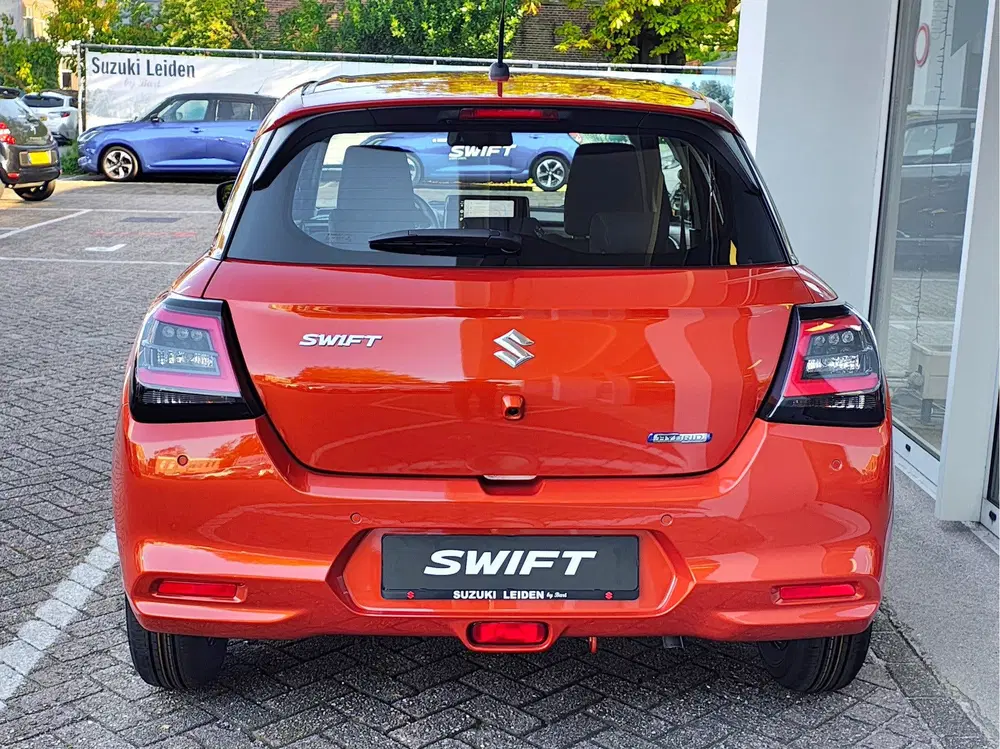 Suzuki Swift 1.2 COMFORT SMART HYBRID Direct Leverbaar uit 2026, foto 4