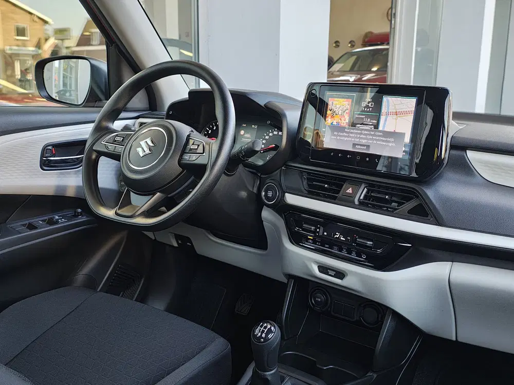Suzuki Swift 1.2 COMFORT SMART HYBRID Direct Leverbaar uit 2026, foto 9