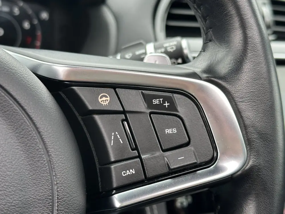 Jaguar F-Pace 2.0t AWD R-Sport uit 2020, foto 19