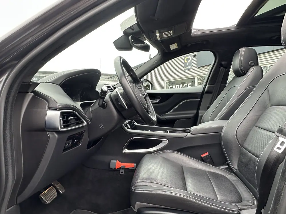 Jaguar F-Pace 2.0t AWD R-Sport uit 2020, foto 4