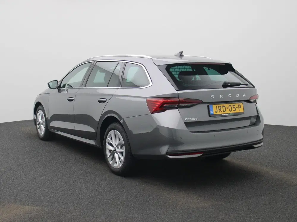 Skoda Octavia 1.5 TSI MHEV Business Edition Plus uit 2025, foto 2