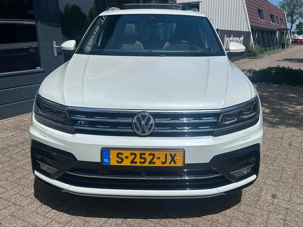 Volkswagen Tiguan 2.0 TSI 4Motion R-Line Highline / PANO / 3 uit 2020, foto 11