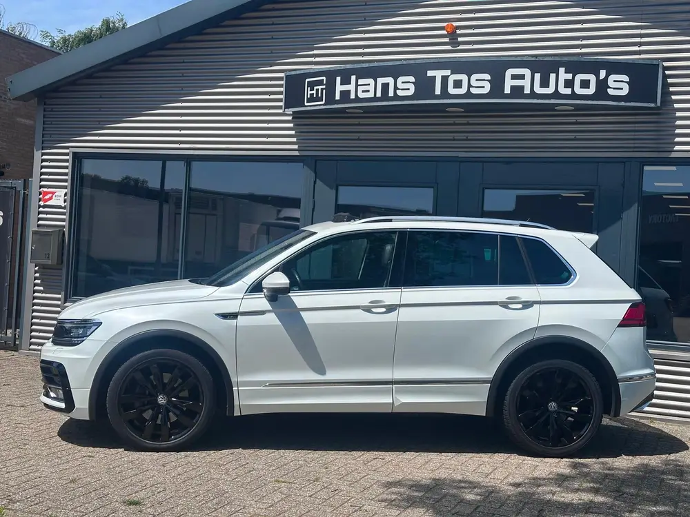 Volkswagen Tiguan 2.0 TSI 4Motion R-Line Highline / PANO / 3 uit 2020, foto 3