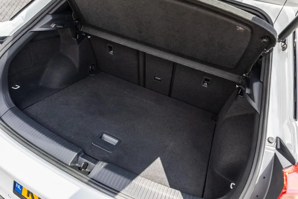Volkswagen T-Roc 1.5 TSI 150pk DSG R-Line | Trekhaak | Stoel uit 2023, foto 16