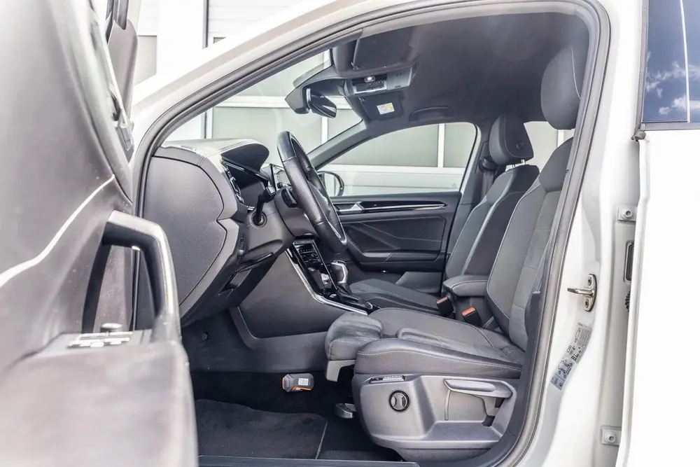 Volkswagen T-Roc 1.5 TSI 150pk DSG R-Line | Trekhaak | Stoel uit 2023, foto 19