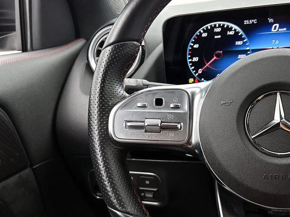 Mercedes-Benz GLA 180 AMG Line Premium uit 2022, foto 15