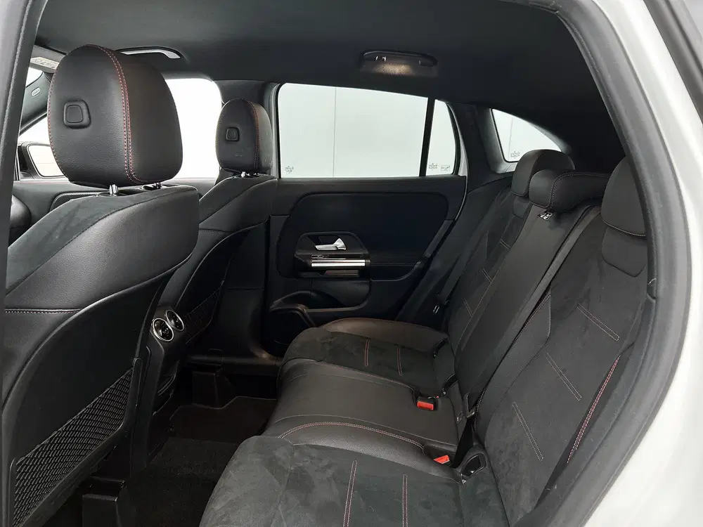 Mercedes-Benz GLA 180 AMG Line Premium uit 2022, foto 17
