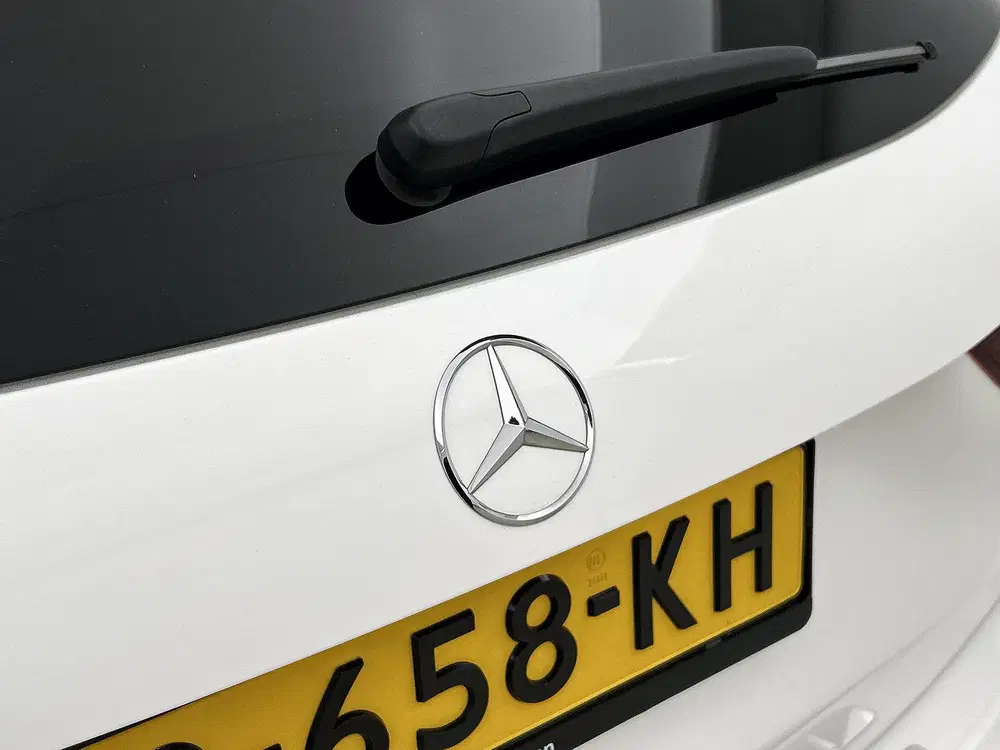 Mercedes-Benz GLA 180 AMG Line Premium uit 2022, foto 20