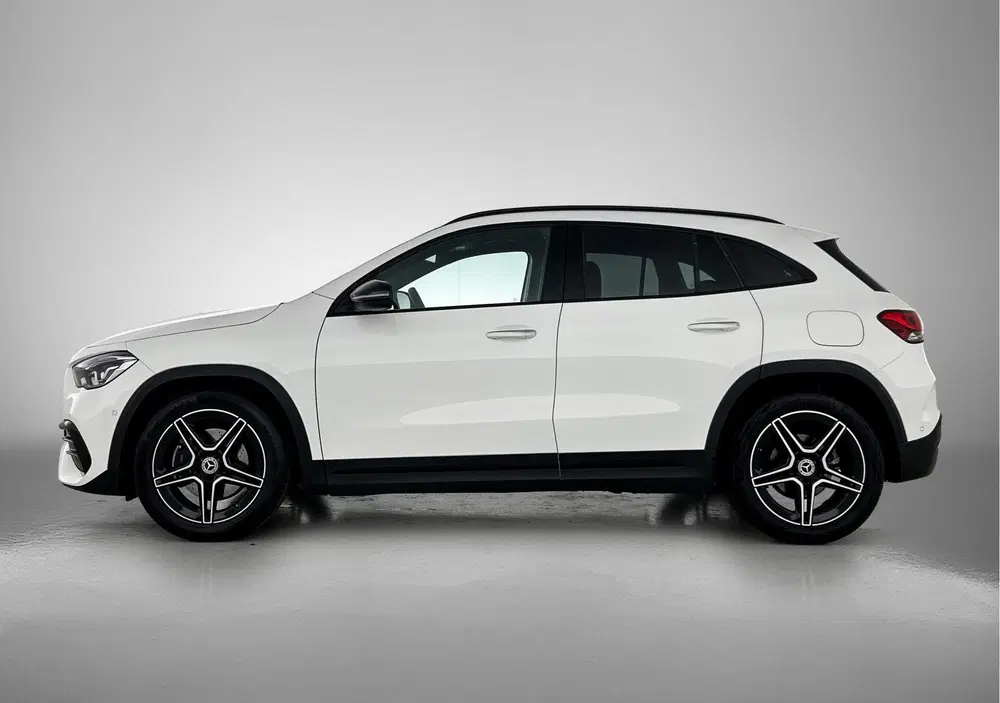 Mercedes-Benz GLA 180 AMG Line Premium uit 2022, foto 3
