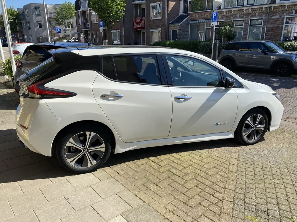 Nissan Leaf Tekna 40 kWh CAMERA AIRCO ECC PARKEERSENSOREN TW uit 2019, foto 13