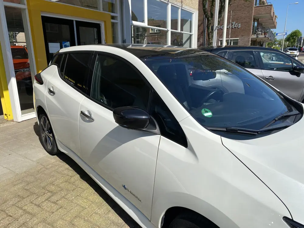 Nissan Leaf Tekna 40 kWh CAMERA AIRCO ECC PARKEERSENSOREN TW uit 2019, foto 5