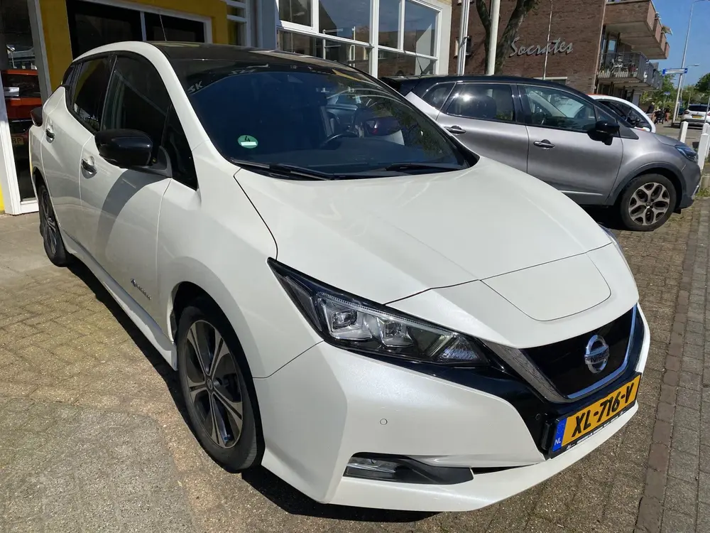 Nissan Leaf Tekna 40 kWh CAMERA AIRCO ECC PARKEERSENSOREN TW uit 2019, foto 6