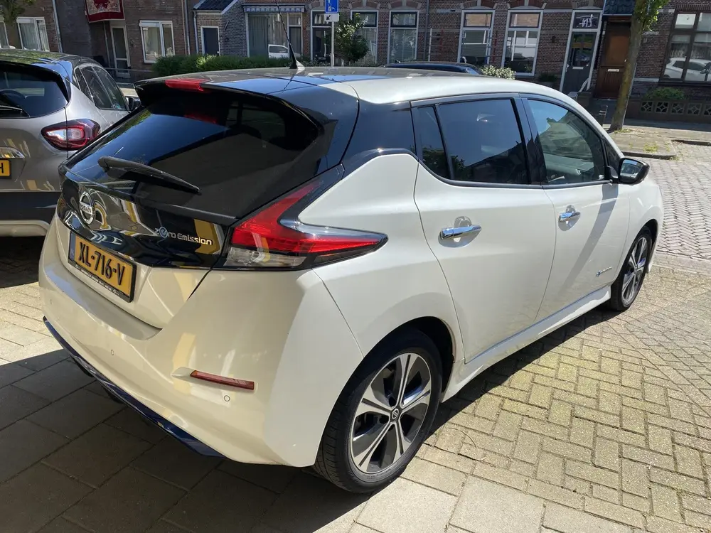 Nissan Leaf Tekna 40 kWh CAMERA AIRCO ECC PARKEERSENSOREN TW uit 2019, foto 8