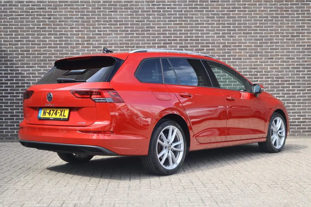 Volkswagen Golf Variant 1.0 eTSI 110pk DSG Life | Navigatie uit 2022, foto 2