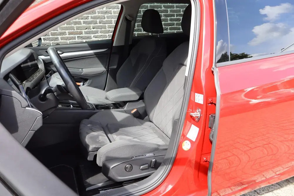 Volkswagen Golf Variant 1.0 eTSI 110pk DSG Life | Navigatie uit 2022, foto 4