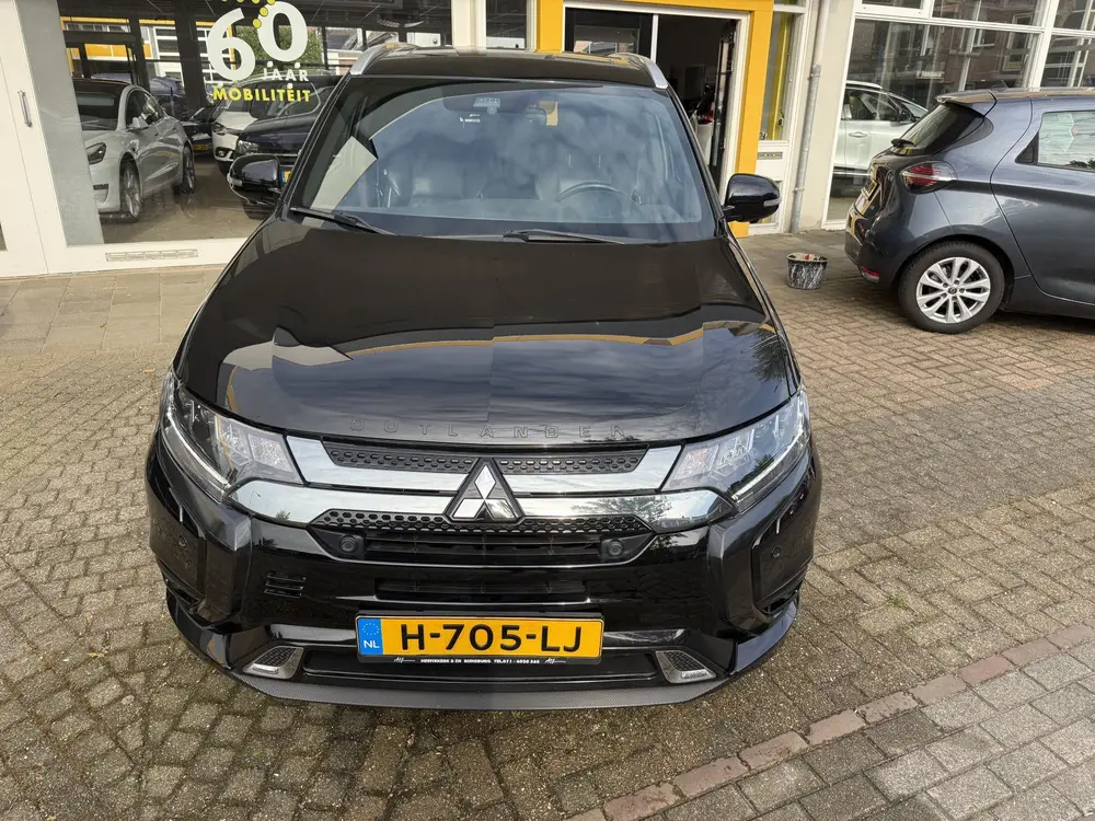 Mitsubishi Outlander 2.4 PHEV Instyle NL AUTO Leer Trekhaak uit 2020, foto 2