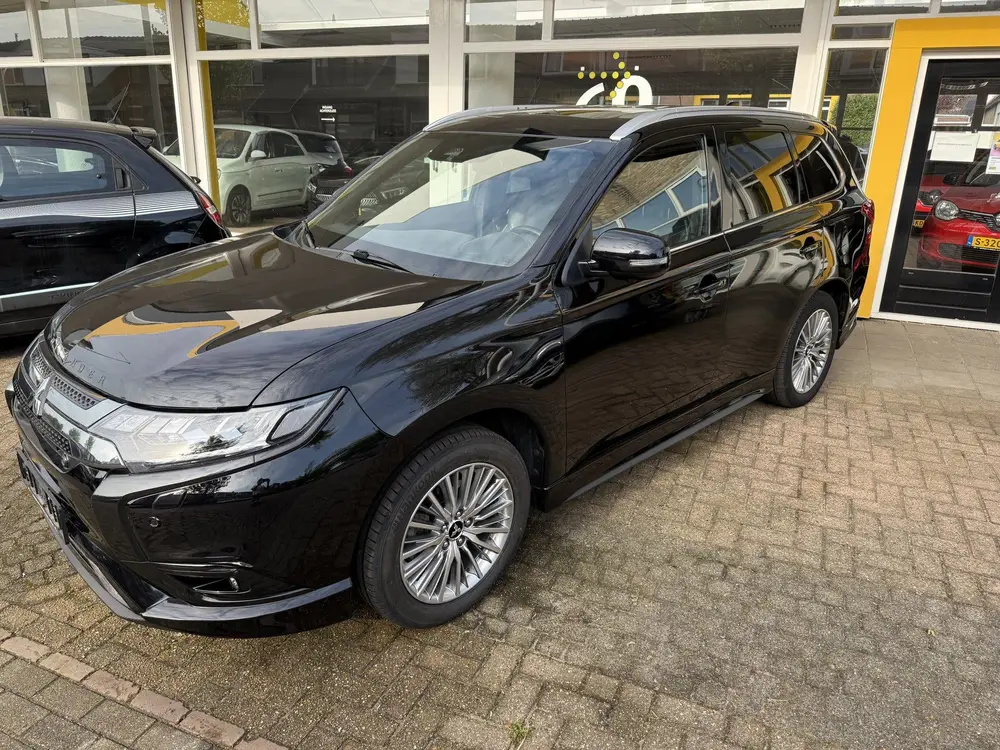 Mitsubishi Outlander 2.4 PHEV Instyle NL AUTO Leer Trekhaak uit 2020, foto 3
