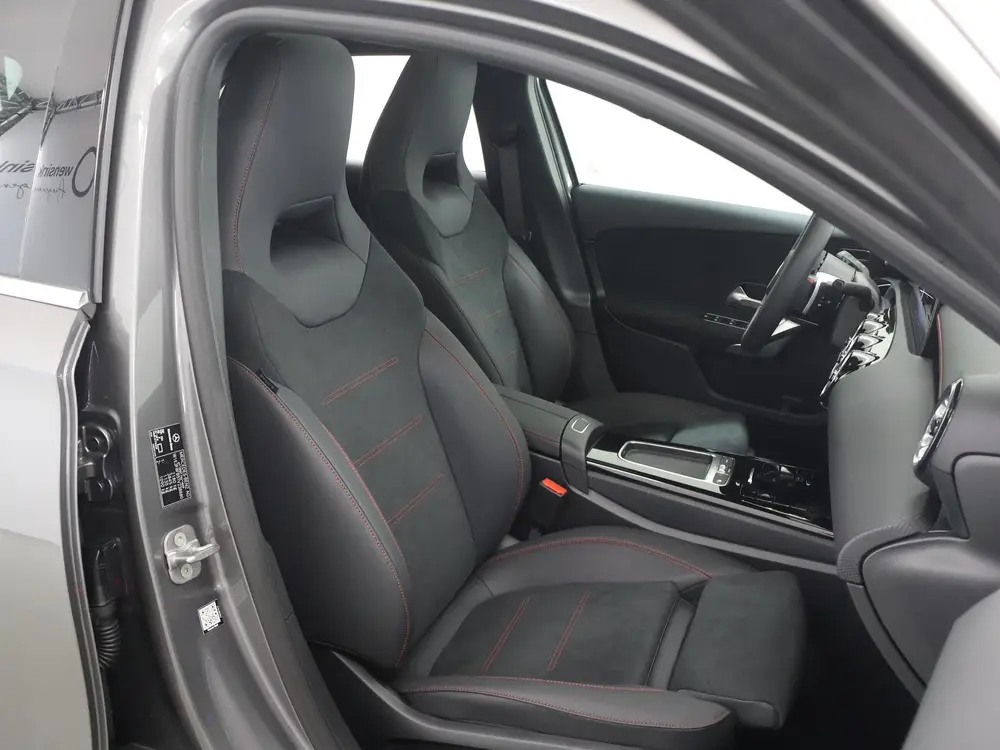 Mercedes-Benz A-Klasse 250e Business Solution AMG uit 2026, foto 10