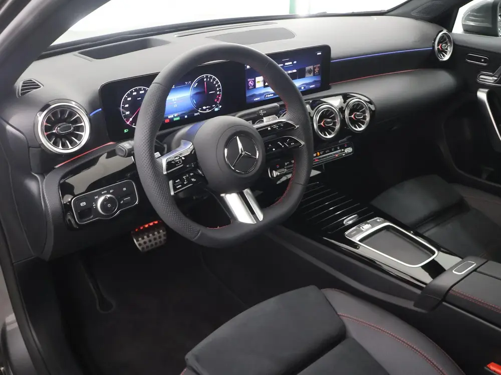 Mercedes-Benz A-Klasse 250e Business Solution AMG uit 2026, foto 7