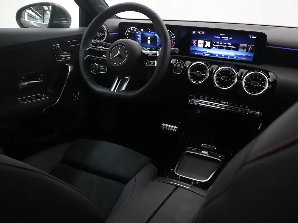 Mercedes-Benz A-Klasse 250e Business Solution AMG uit 2026, foto 9
