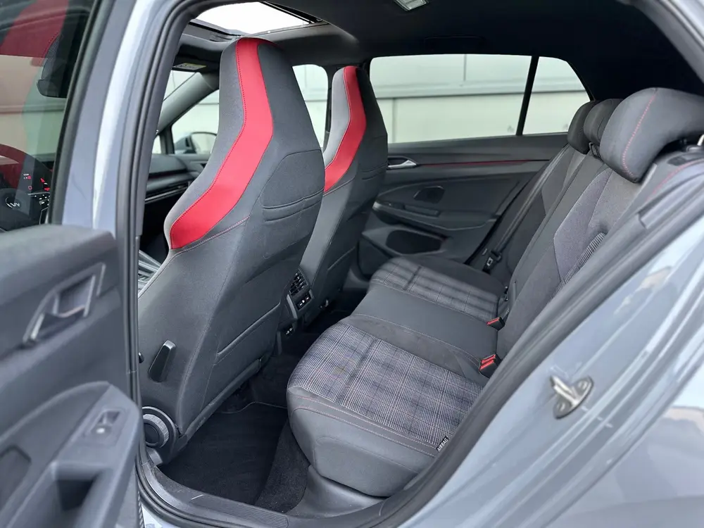 Volkswagen Golf 2.0 TSI GTI HUD IQ-Light 19" Pano uit 2020, foto 18
