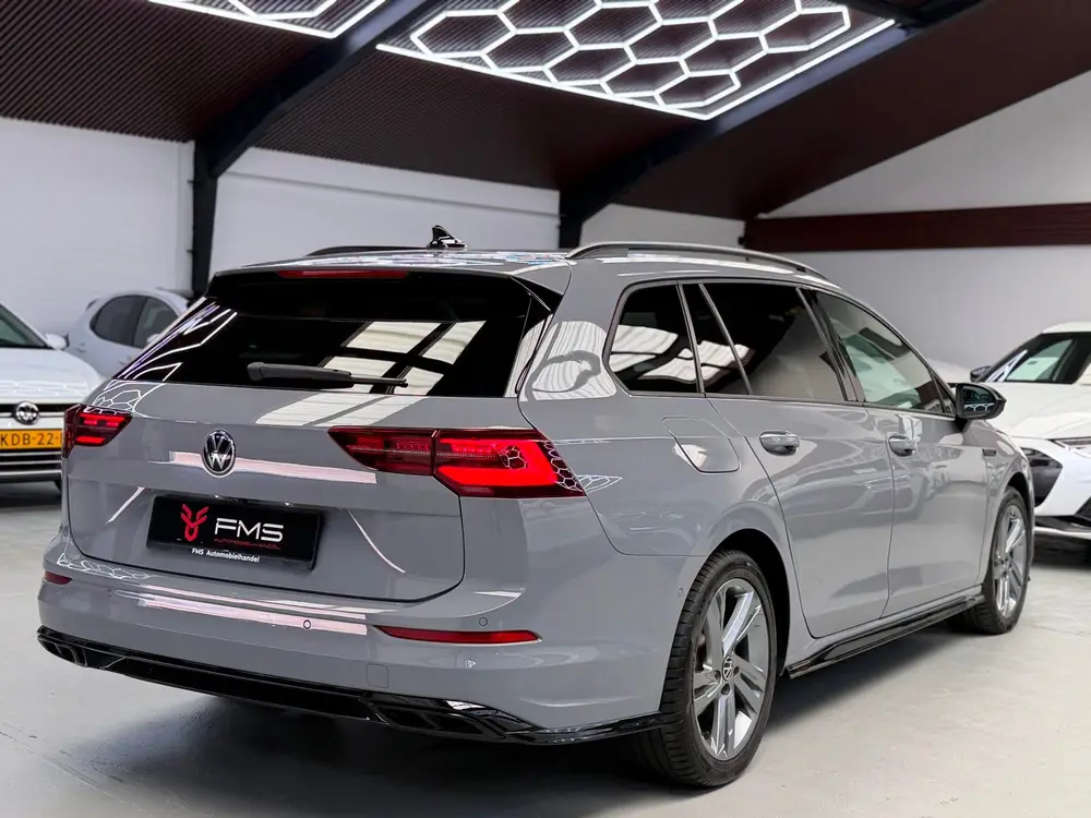 Volkswagen Golf Variant 1.5 eTSI 3x R-Line CarPlay Panorama uit 2023, foto 15