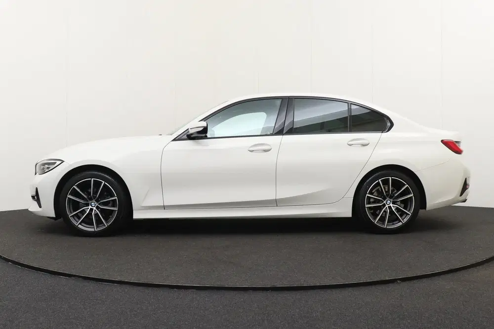 BMW 3-serie 320i M-Sport Shadow Line M-Sportstoelen St uit 2020, foto 5