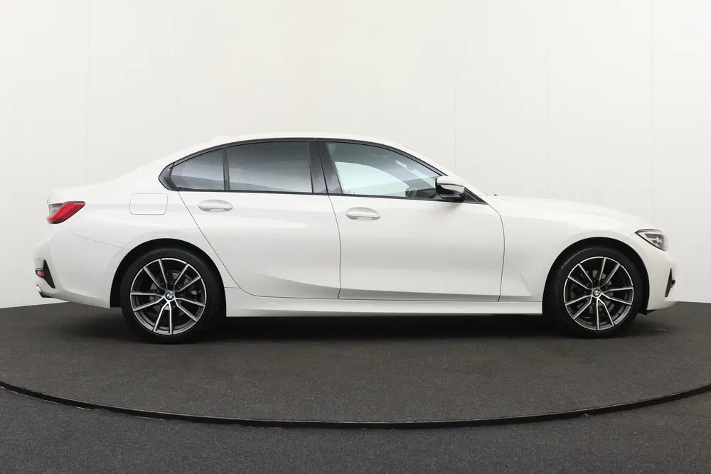 BMW 3-serie 320i M-Sport Shadow Line M-Sportstoelen St uit 2020, foto 6