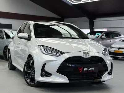 Toyota Yaris 1.5 Hybrid 130 Premiere Edition Panorama C uit 2025