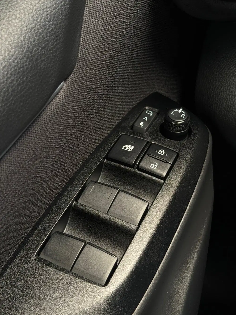 Toyota Yaris 1.5 Hybrid 130 Premiere Edition Panorama C uit 2025, foto 16