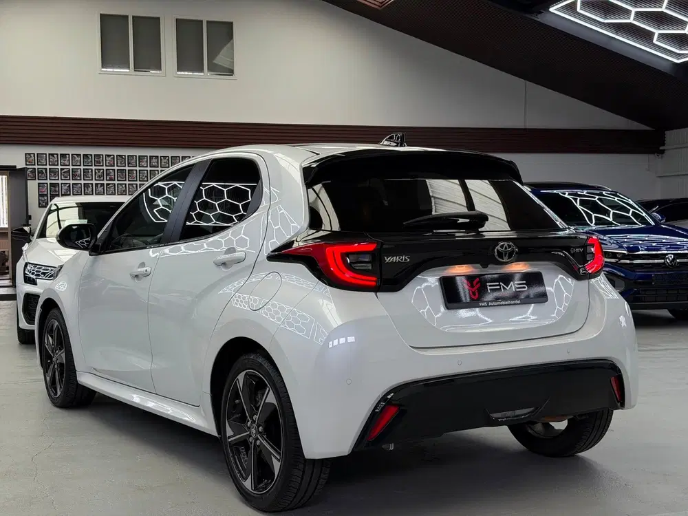 Toyota Yaris 1.5 Hybrid 130 Premiere Edition Panorama C uit 2025, foto 18