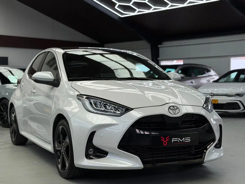 Toyota Yaris 1.5 Hybrid 130 Premiere Edition Panorama C uit 2025, foto 6