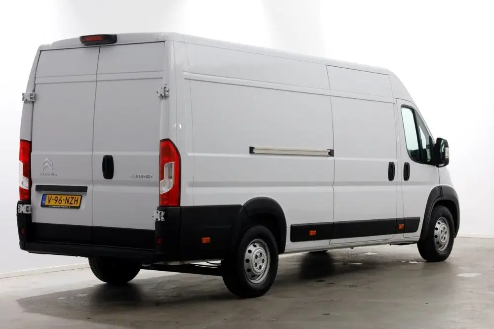 Citroën Jumper 2.2 BlueHDi 165pk L4H2 Airco uit 2024, foto 2