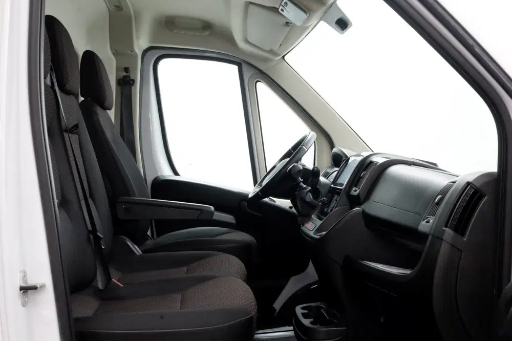 Citroën Jumper 2.2 BlueHDi 165pk L4H2 Airco uit 2024, foto 3