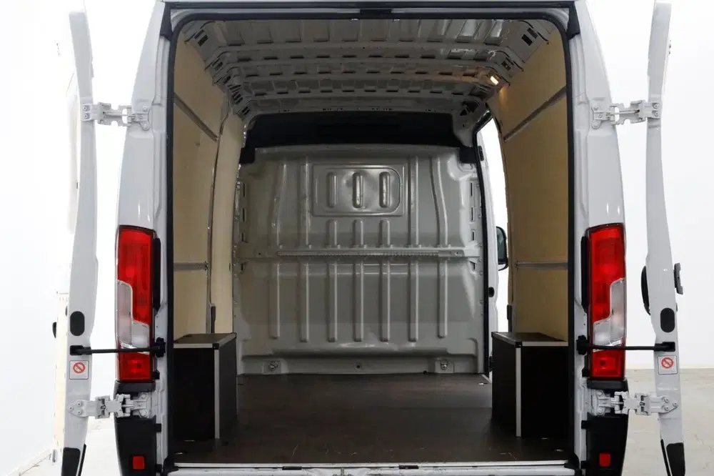 Citroën Jumper 2.2 BlueHDi 165pk L4H2 Airco uit 2024, foto 4