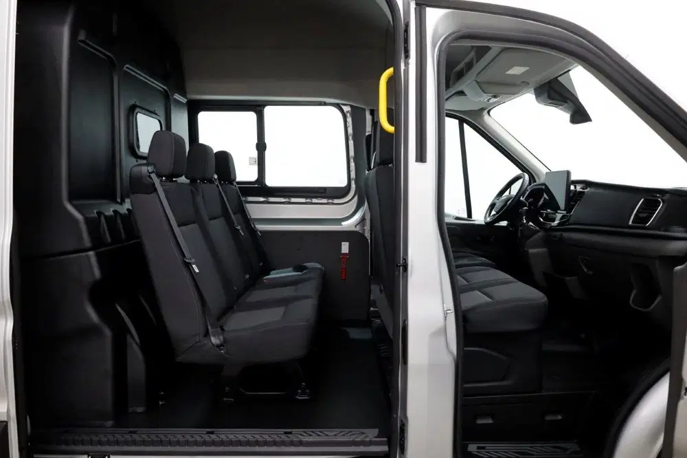 Ford Transit 330 2.0 TDCI 130pk L3H3 D.C. Trend ACC uit 2024, foto 3
