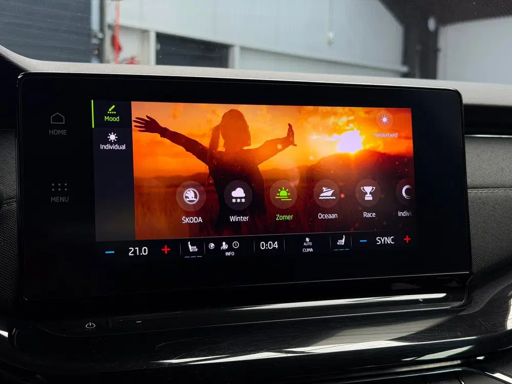 Skoda Octavia Combi 1.5 e-TSI CarPlay Camera uit 2023, foto 18