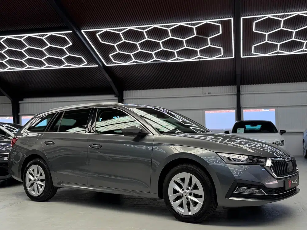 Skoda Octavia Combi 1.5 e-TSI CarPlay Camera uit 2023, foto 19
