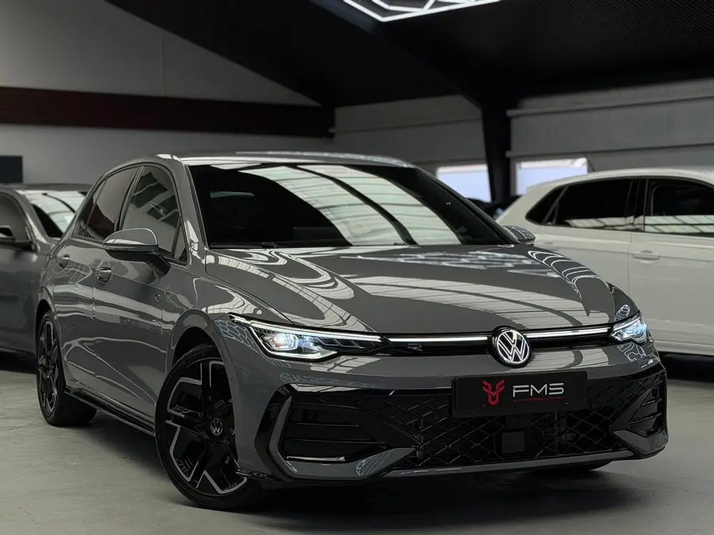 Volkswagen Golf 1.5 TSI 3x R-Line Facelift CarPlay Camera uit 2025