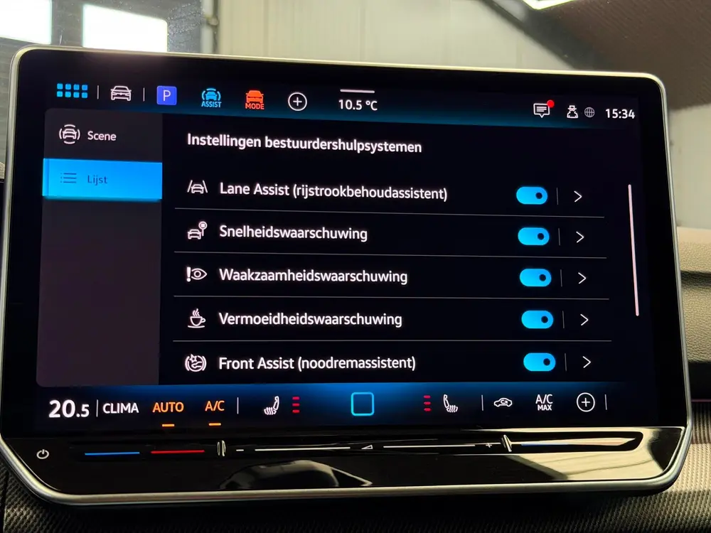 Volkswagen Golf 1.5 TSI 3x R-Line Facelift CarPlay Camera uit 2025, foto 11