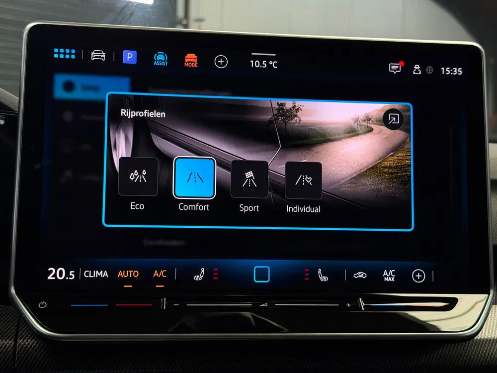 Volkswagen Golf 1.5 TSI 3x R-Line Facelift CarPlay Camera uit 2025, foto 17