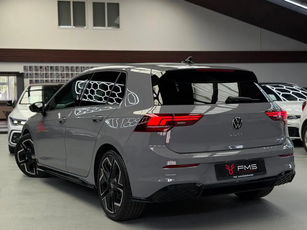 Volkswagen Golf 1.5 TSI 3x R-Line Facelift CarPlay Camera uit 2025, foto 2