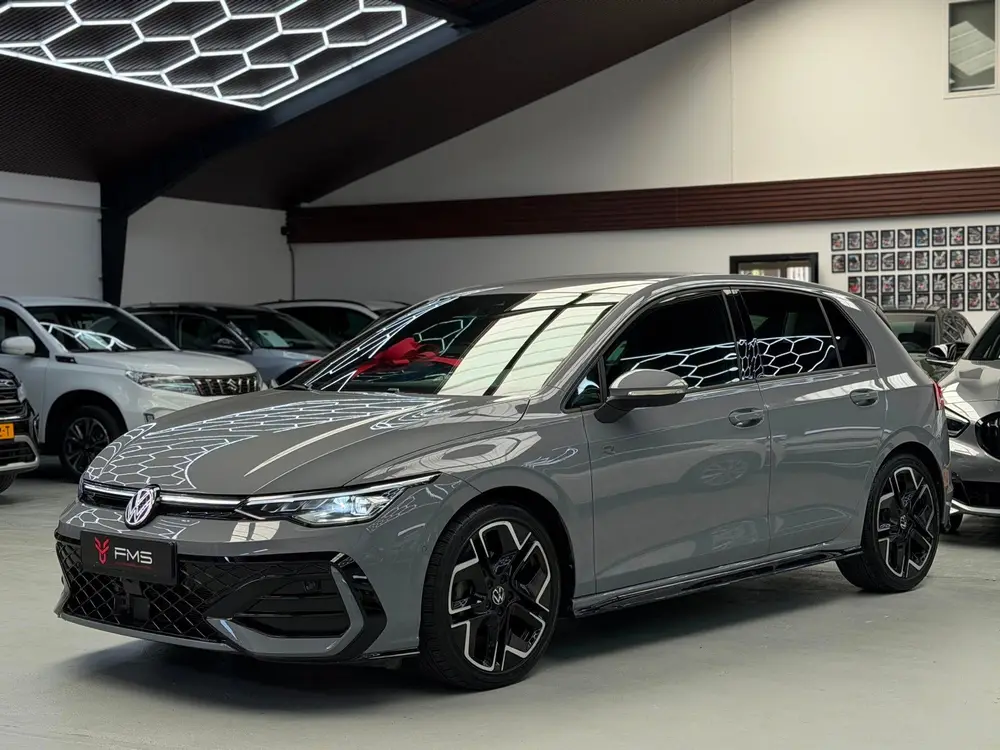 Volkswagen Golf 1.5 TSI 3x R-Line Facelift CarPlay Camera uit 2025, foto 9