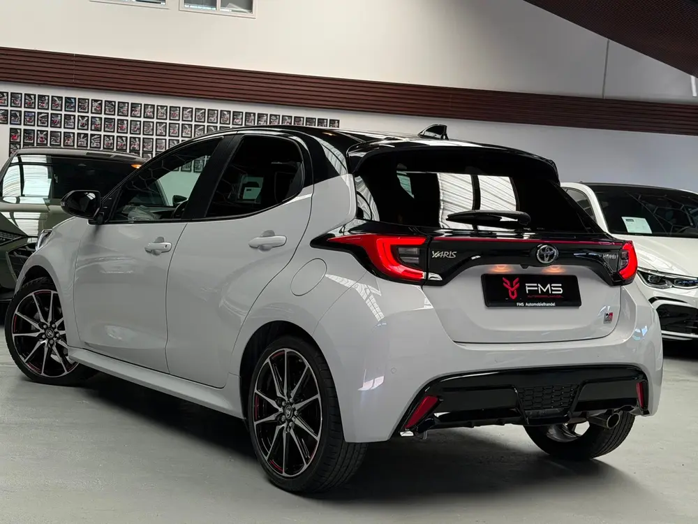 Toyota Yaris 1.5 Hybrid 130 GR SPORT HuD CarPlay Camera uit 2024, foto 2